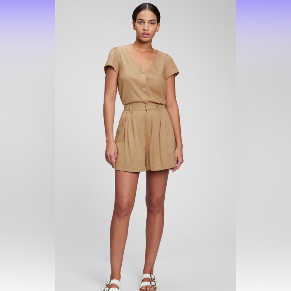 GAP High Rise Linen-Cotton Pleated Shorts